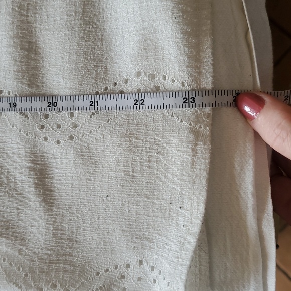 Simply Vera Vera Wang White Eyelet Ruffled Sz. M Top - Picture 8 of 12